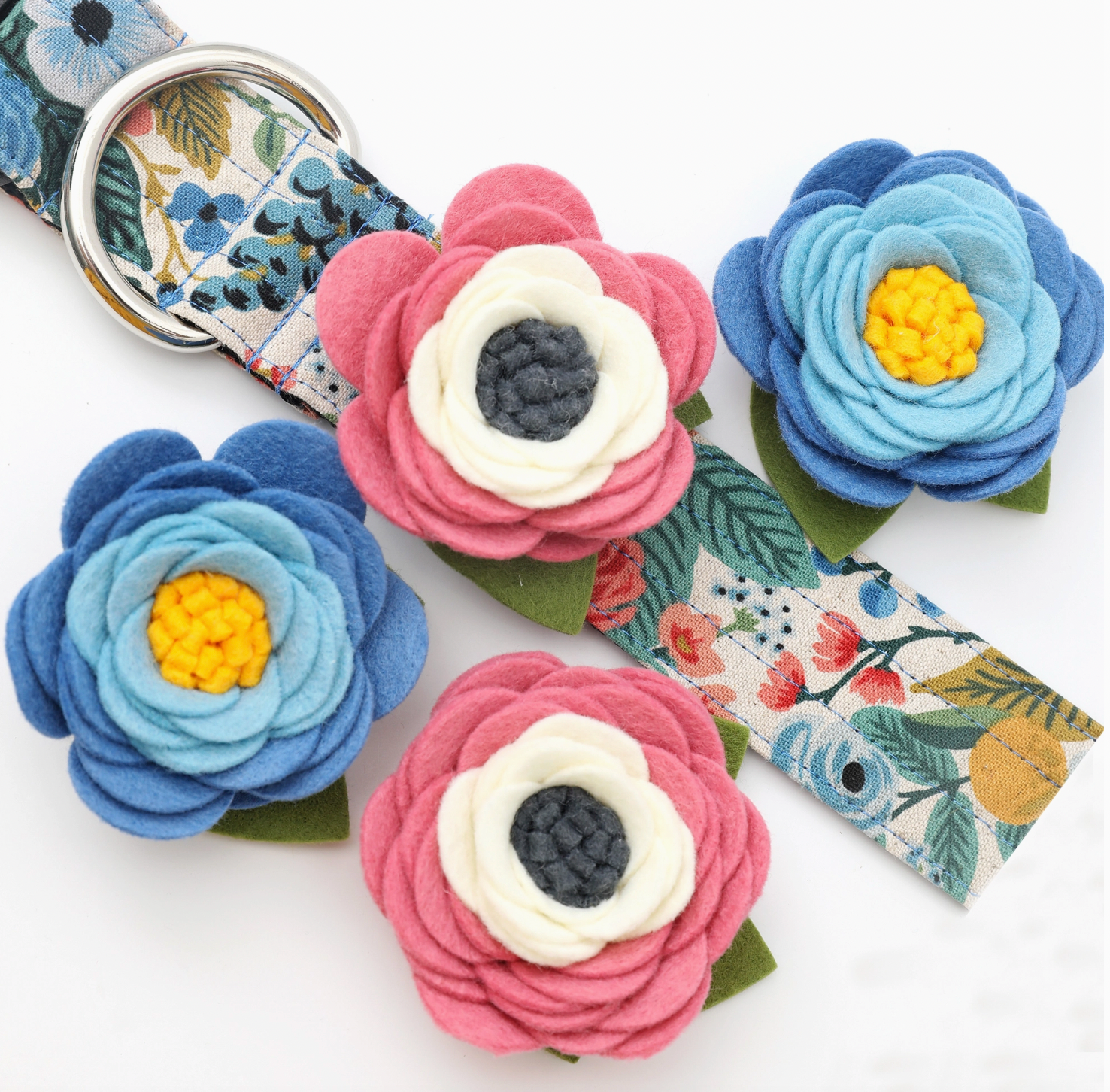 Mimi Green Dog Collar Flower